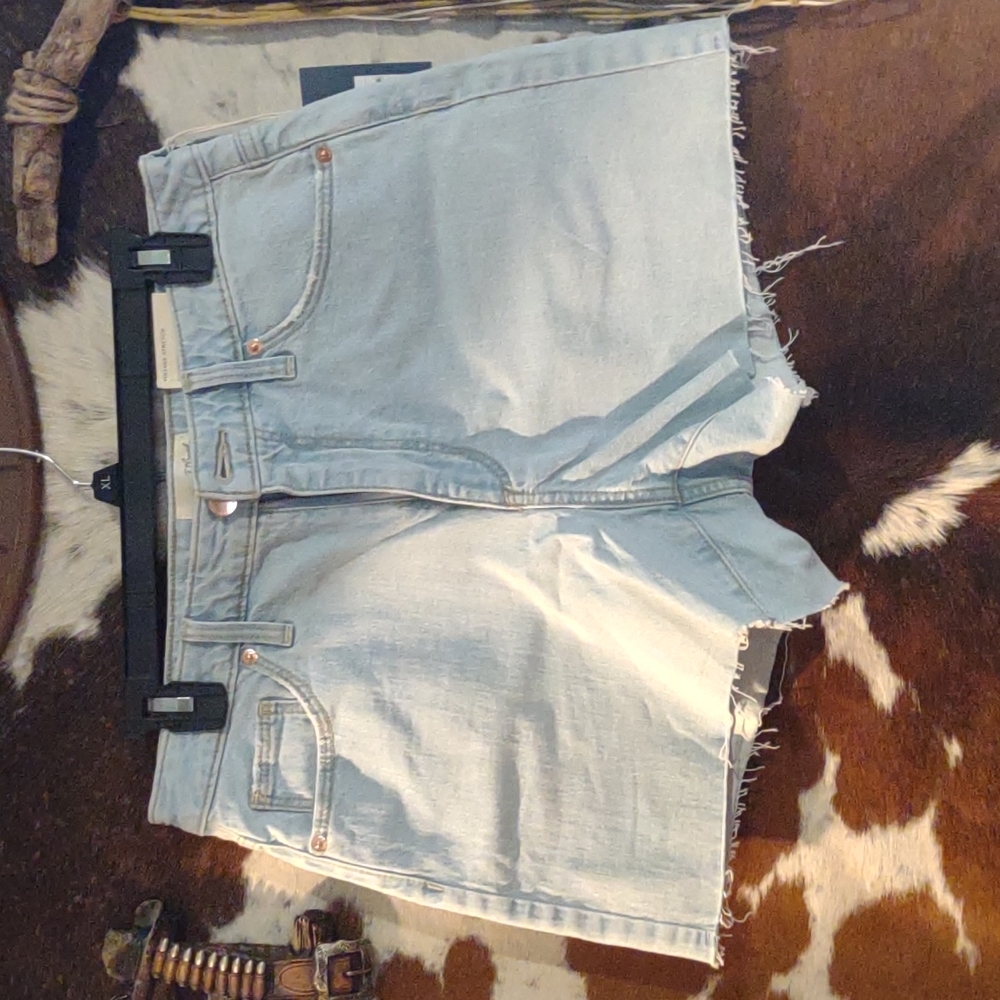 Universal Thread shorts NWT 10